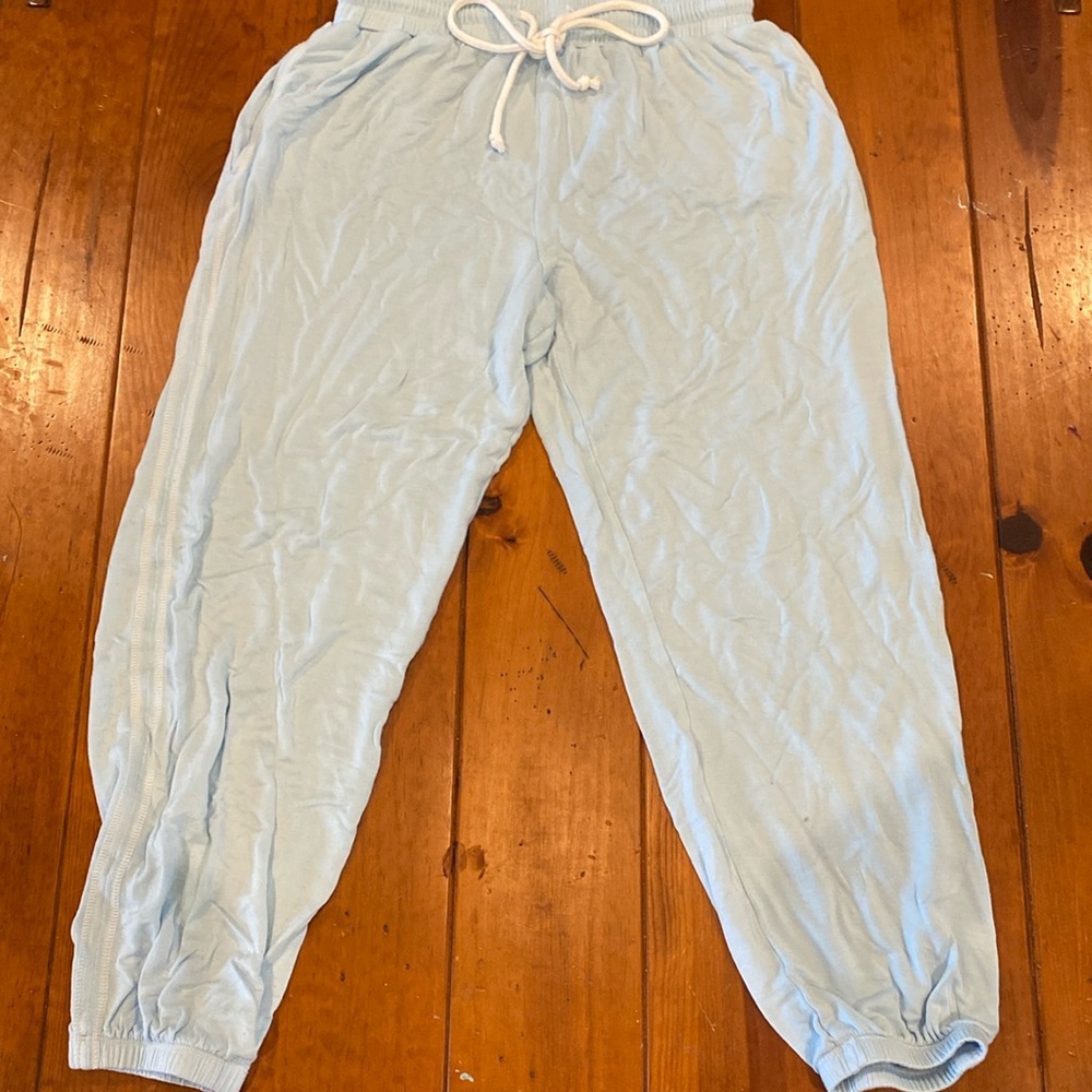 Lightweight jogger style sweats pants great  for summer